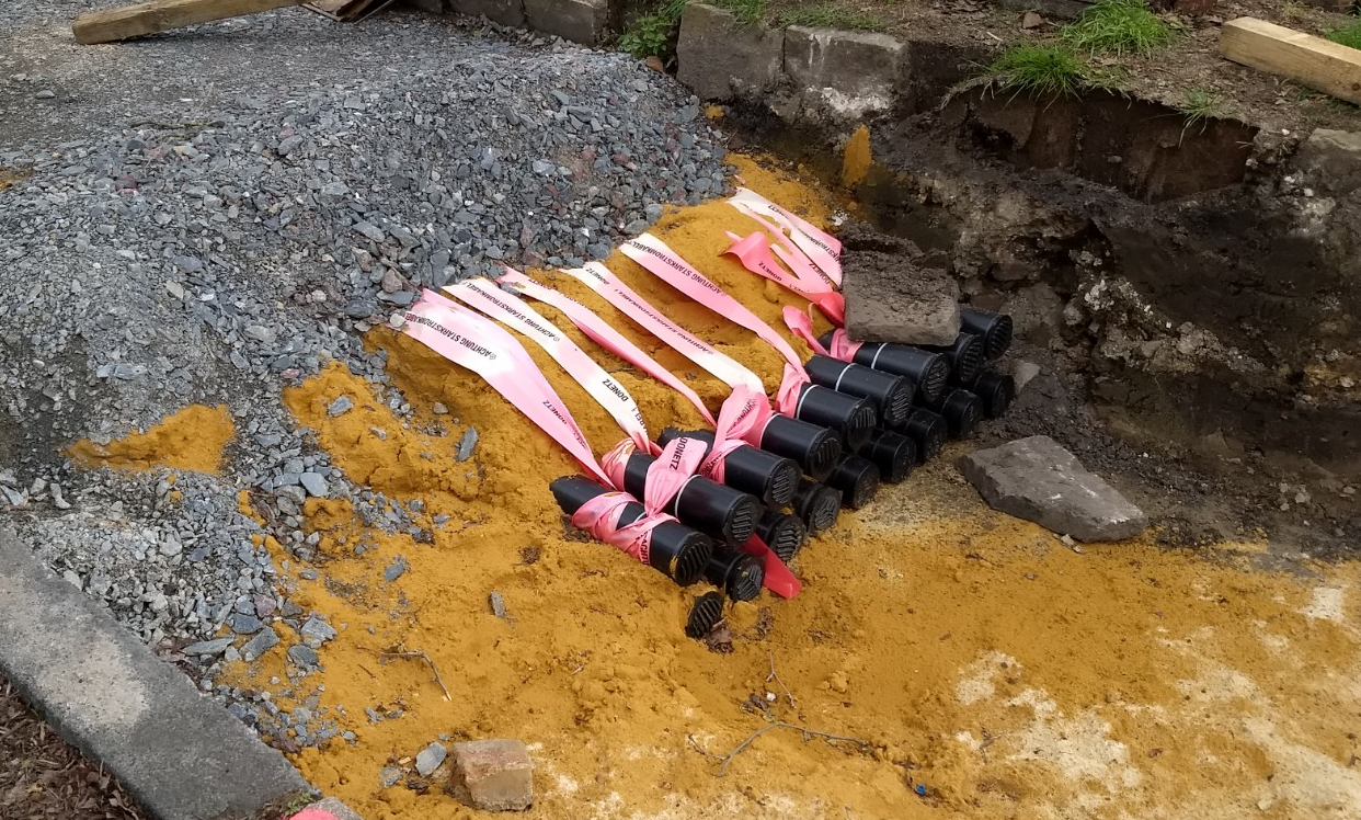 Baustelle zur Neuverlegung von Stromleitung